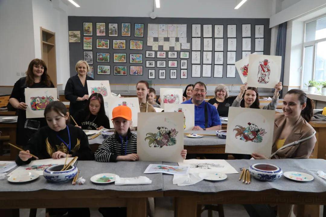 俄罗斯伊尔库茨克艺术团师生走进北京市大兴区第一中学_中国_大兴一中