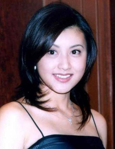 原创黄金比例的身材与样貌难怪郭富城也为她沦陷女神藤原纪香