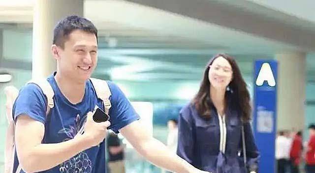 可真正了解她之后,杨臻博觉得惠若琪也是一个需要保护的小女孩.