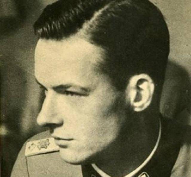 母亲一直称丈夫为叔叔_克拉拉_阿洛伊斯_孩子