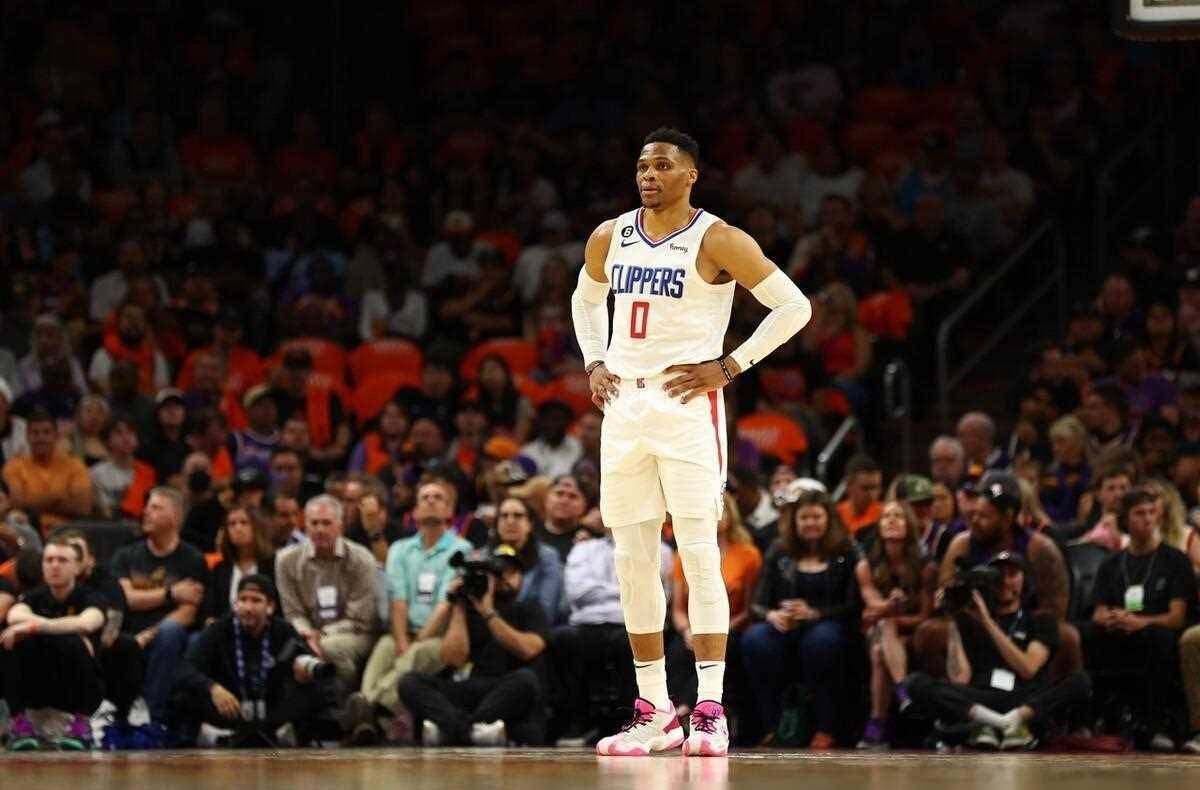 在即将到来的新赛季中,威少将全力以赴,用实际行动证明自己的价值.