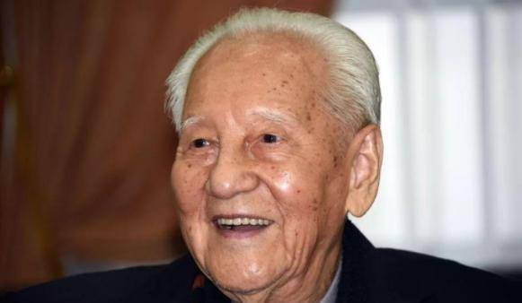 中方核潜之父,"躲藏"30年专研技术,一项成就无人超越_黄旭华_核潜艇_