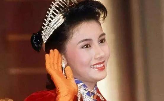 富豪刘銮雄:一掷千金与三位女明星的恩爱情史_蔡少芬_李嘉欣_关之琳