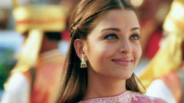 原创印度国宝级美人先嫁香蕉树再嫁金龟婿产后发胖被骂为母则刚