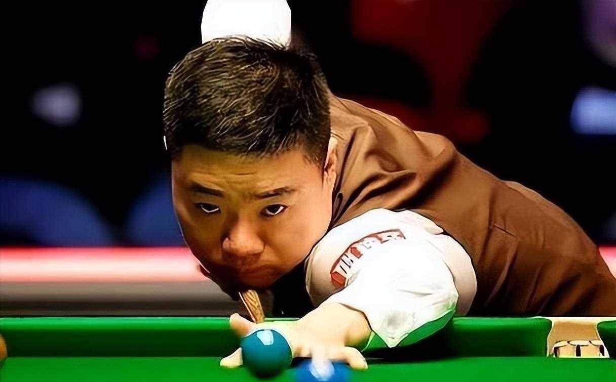 原创丁俊晖晒一家四口庆37岁生日一桌菜朴素简单大女儿送贴心礼