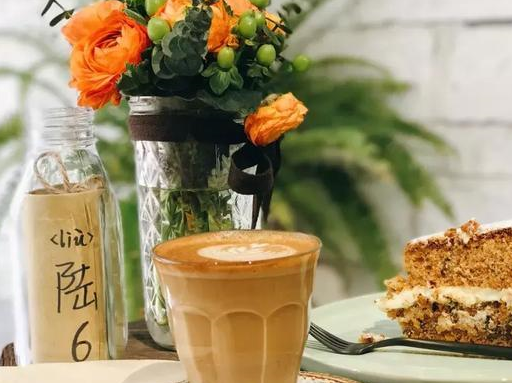 原创超大落地窗三层小洋房外国人在里面都忍不住葛优躺