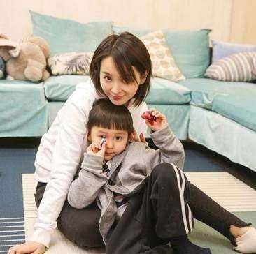 原创大麒子爸爸是神秘富豪因为邓莎阔太生活无聊就赞助她上节目