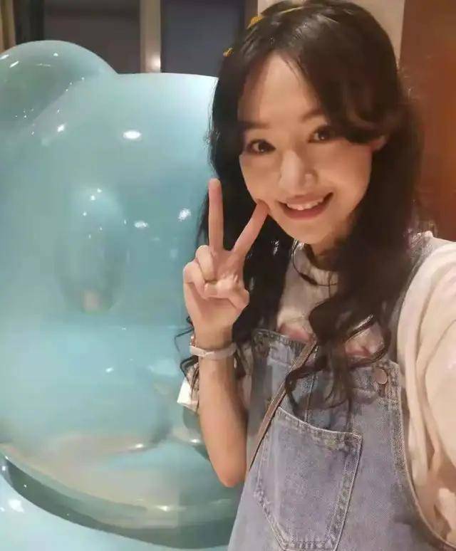 郑爽拍摄《倩女幽魂》片酬是1.6亿元,单是日薪就208万.