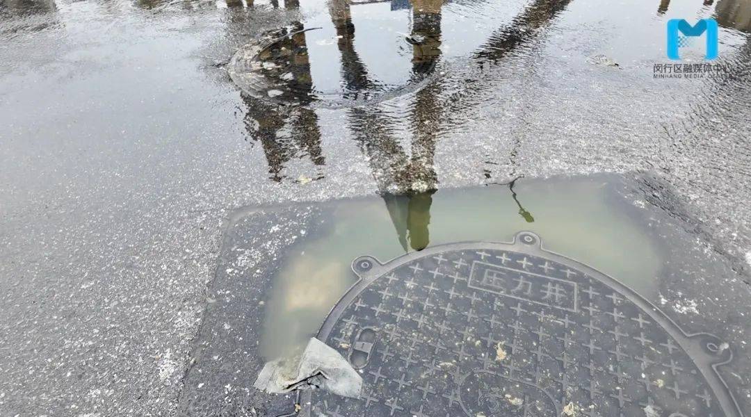 窨井冒溢污水恶臭扑鼻此外丨民情直通车