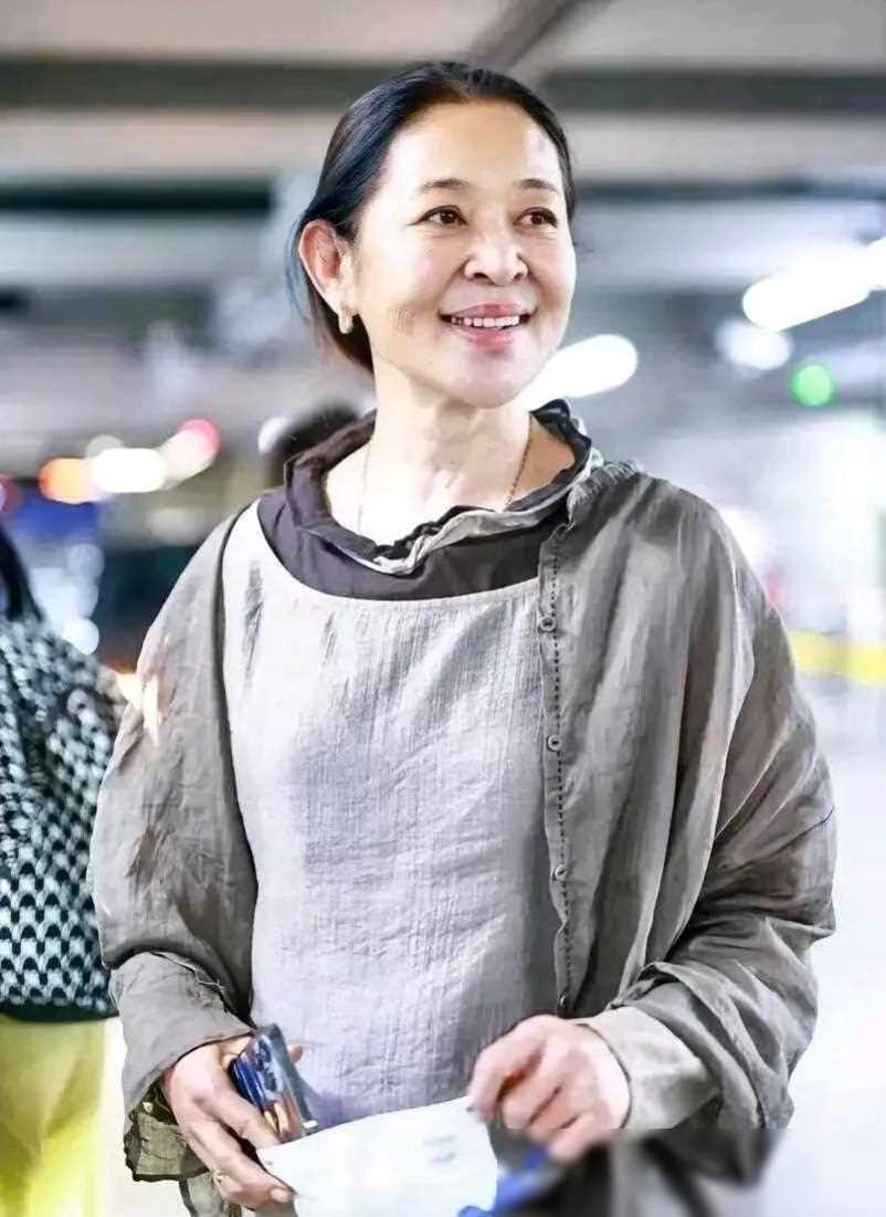 65岁倪萍医美后