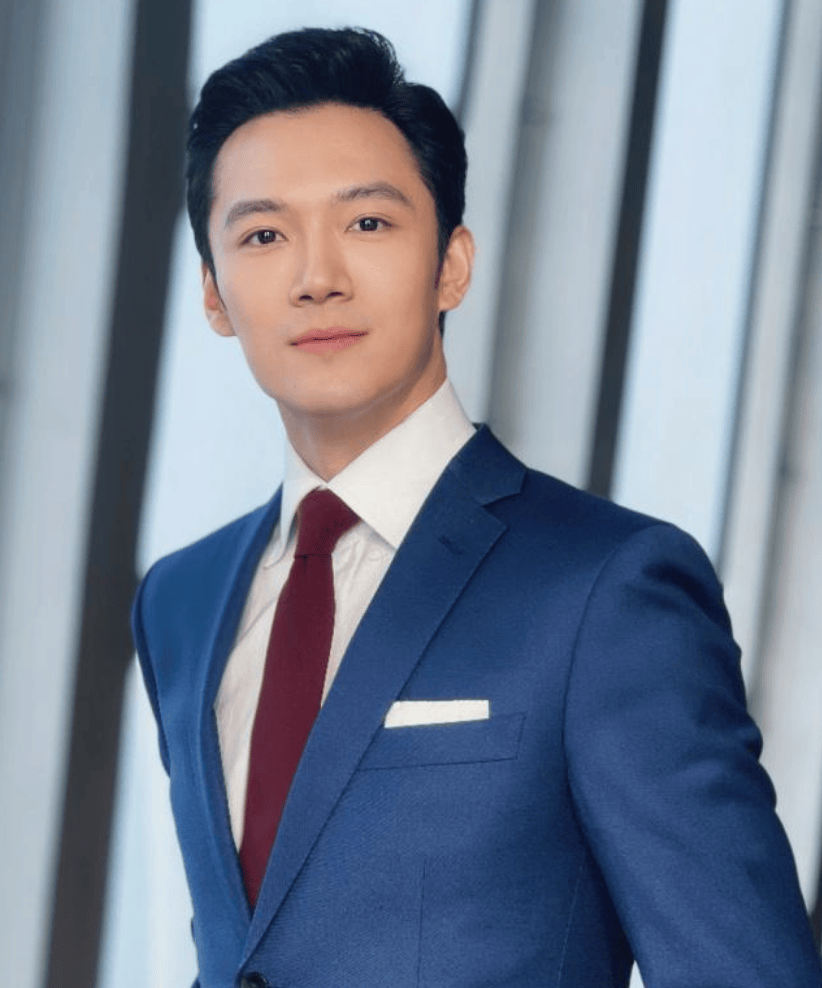 著名主持人张韬30岁进央视34岁上春晚是亲人眼里的暖男