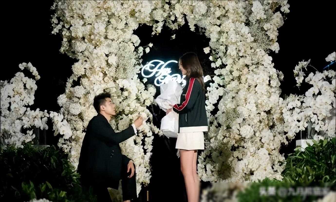 恭喜高诗岩山东男篮休赛期求婚成热议实力仍不可小觑