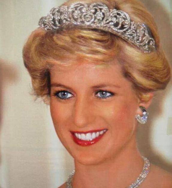 平民王妃戴安娜出身贵族为何说她是对英国王室的洗礼