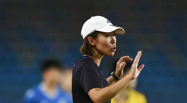 陈婉婷亚洲最佳女足教练的崛起引发质疑
