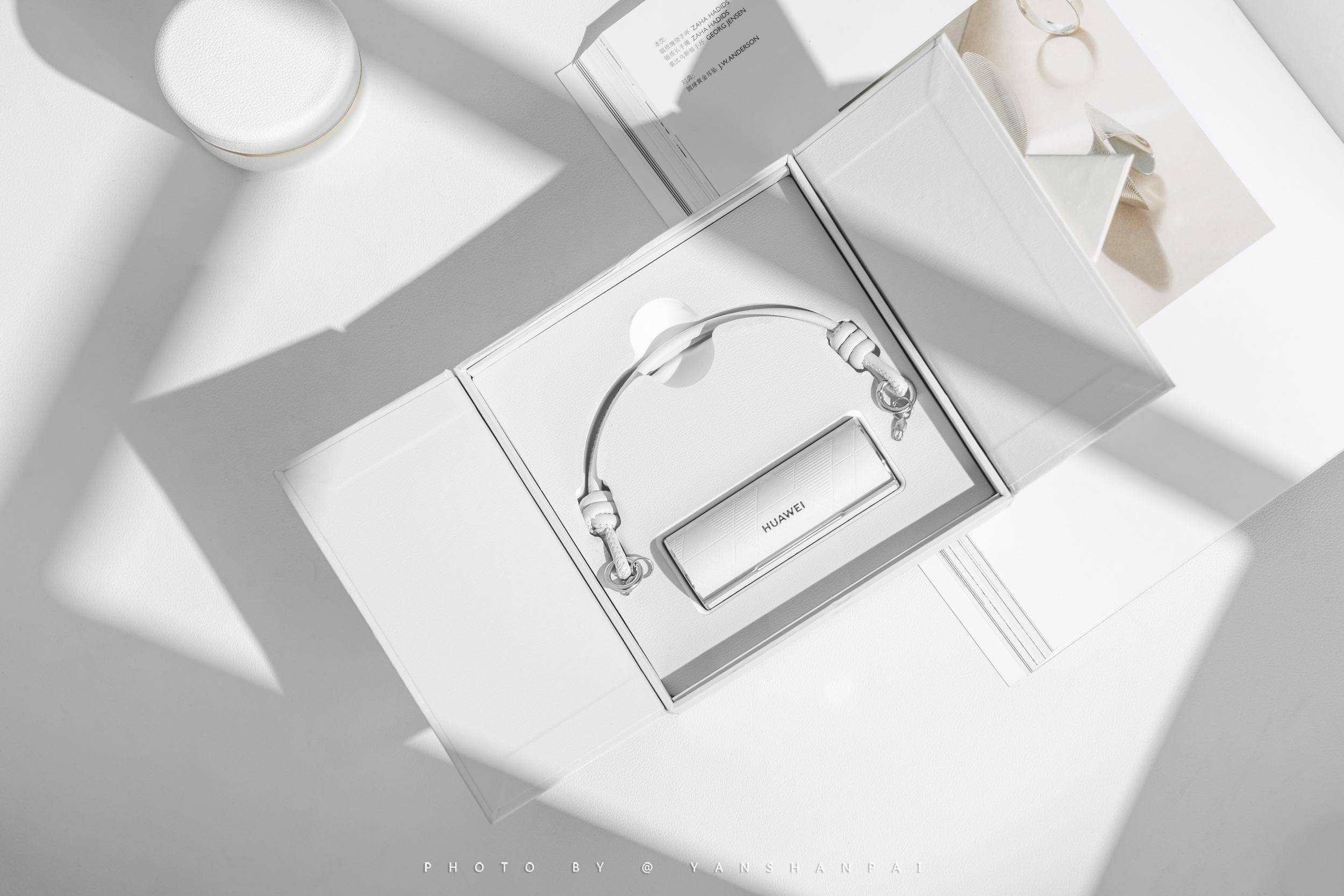 华为freebuds lipstick 2 口红耳机图赏:宝盒设计,时尚先锋再突破