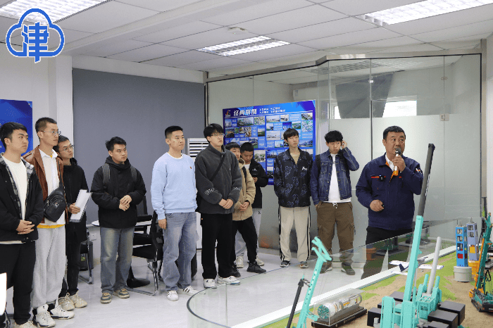 沙场春点兵强服务搭桥梁东丽区访企拓岗构建智力新保障