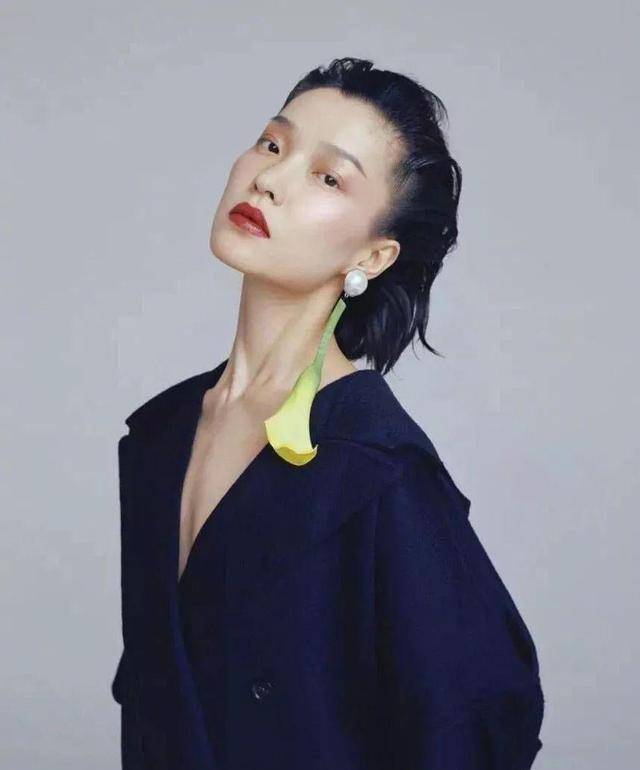 穿羽绒服都好看的刘亦菲怎么就是没有时尚感