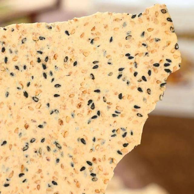 的时候,小麦面粉,鸡内金,山药,茯苓,黑白芝麻的香味在口腔里一起炸开