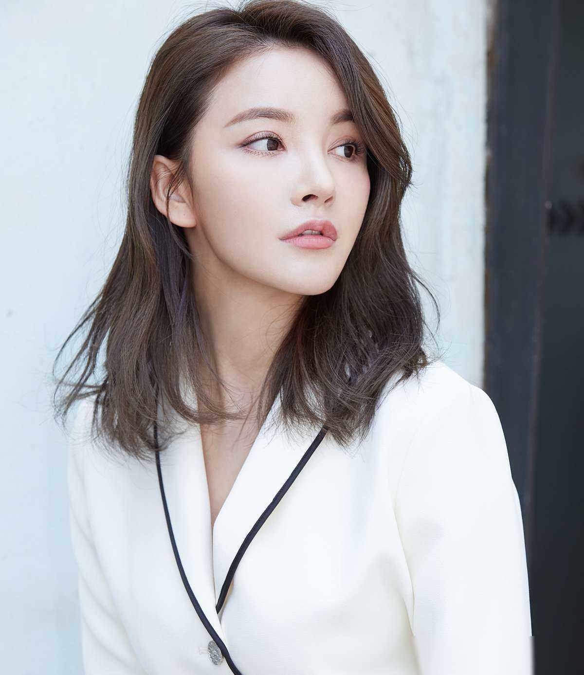 原创刘雨欣吐槽在美国真的不敢生病看病贵的离谱还等了8个小时