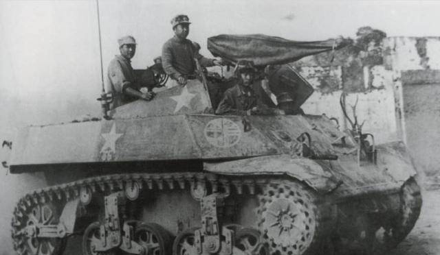 m3a3轻型坦克8日,工兵排在那宁河上成功架桥,战1,战2连30多辆坦克摆成