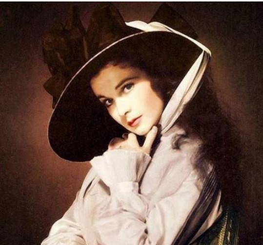 原创费雯丽的颜值有多高五官立体美艳无比可惜53岁就香消玉殒