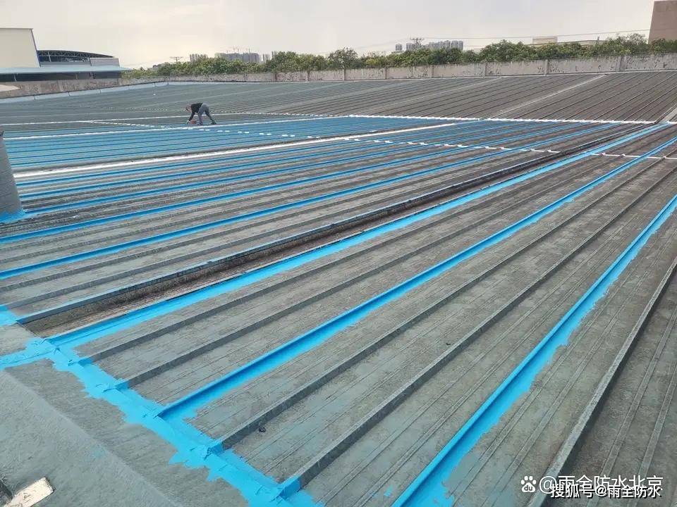 彩钢厂房金属屋面做防水材料的选择施工
