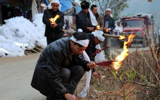 原创农村有一个现象红事不帮忙白事多远都回去这是为什么该看