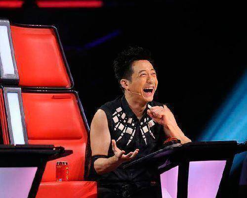 原创到底是谁能离开评委位置谢霆锋和庾澄庆吗网友有话说