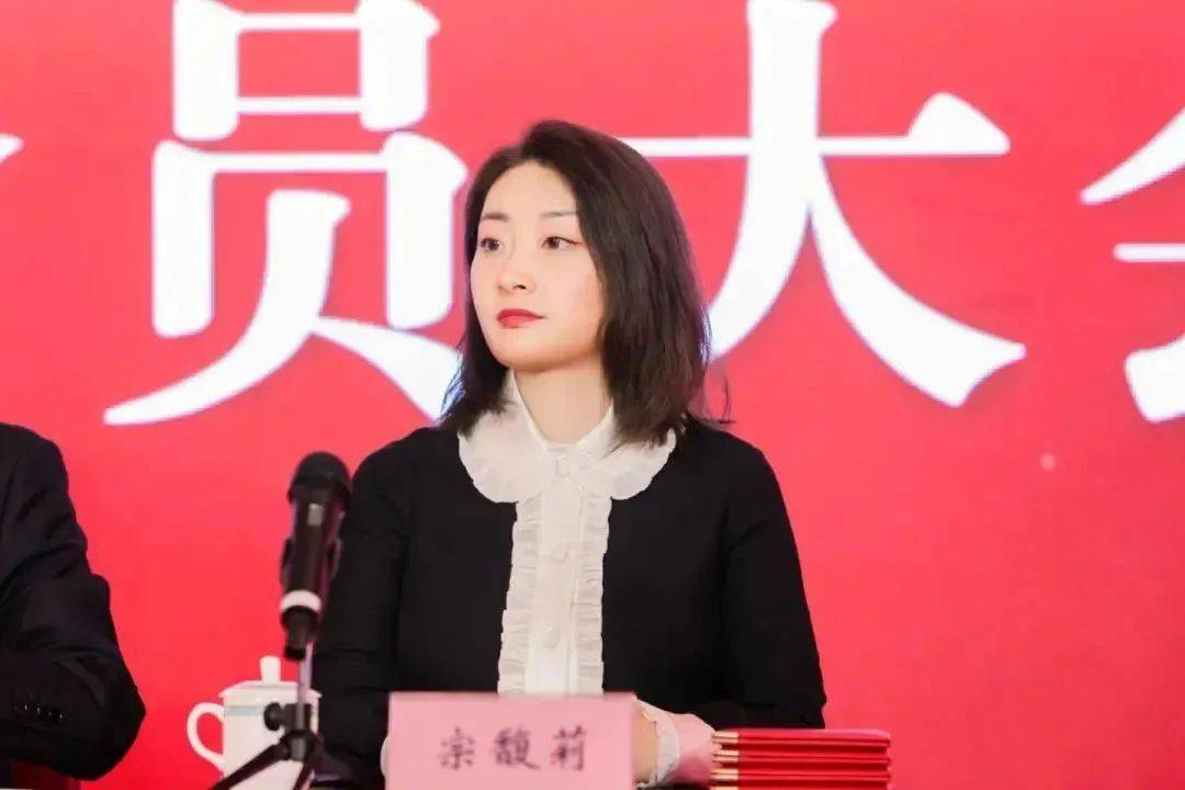 李星星为吉利控股集团董事长李书福之子,毕业于牛津大学贝利奥学院