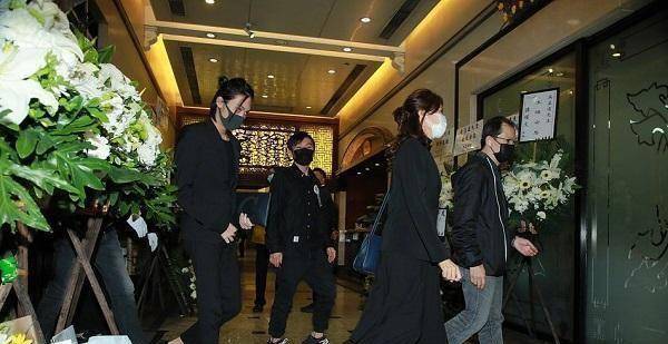 吴孟达遗体告别式儿子随灵柩赶往火葬场好友曝光最后聊天记录