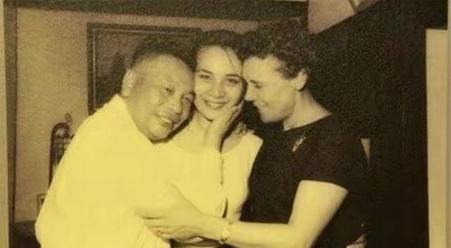 得知蒋孝章和俞扬和热恋蒋经国气得冲俞大维怒吼离我女儿远点