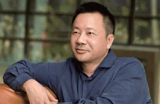 没有吴长江的雷士照明发展缓慢,员工跳槽屡见不鲜,没有办法,吴长江