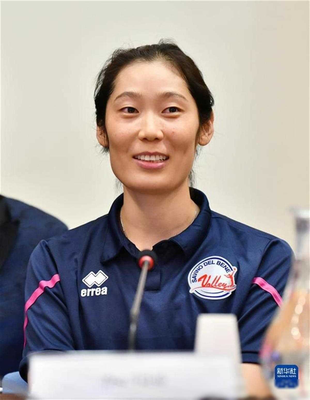 朱婷自曝曾因网暴差点退役宣布回归中国女排