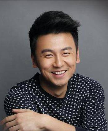 随着年龄渐渐增长,雷佳音从来没有改变心中所坚持的事情.