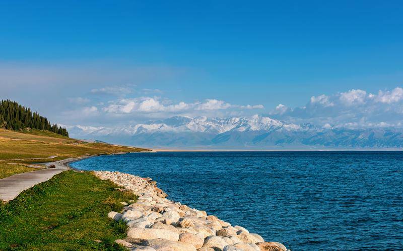 新疆春夏季旅游跟团报名全指南,本地团8天7晚游玩路线推荐!_赛里木湖_