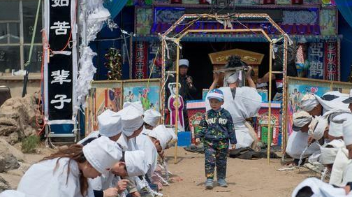 原创农村有一个现象红事不帮忙白事多远都回去这是为什么该看