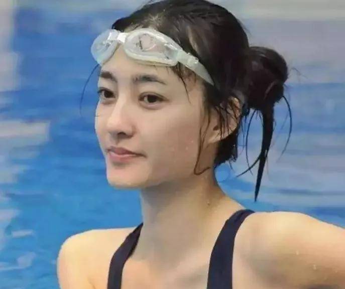 女明星卸妆后反差大:有人是素颜女神,有人"变脸"认不出_王丽坤_戚薇