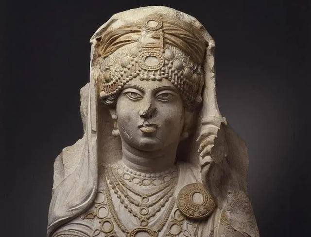 芝诺比娅女王令罗马帝国吃尽苦头被俘后受辱结局不明