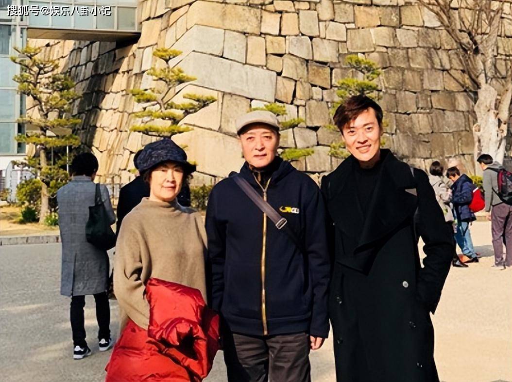 张桐:父母为他卖房,穷到吃狗粮,多次自杀未遂,妻子不离不弃