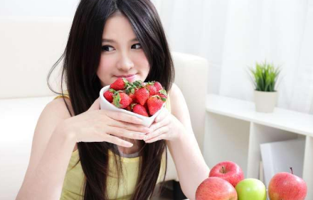 如果你怀孕了，在春天吃这三种水果，孕妈会越来越漂白，宝宝会越来越可爱_苹果酸_樱桃_草莓。