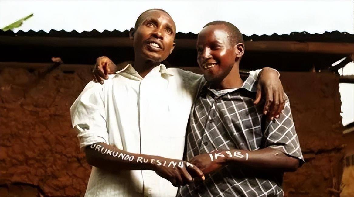 并将卢旺达变成了他们的殖民地虽然两个民族都是黑人,但胡图人长得更