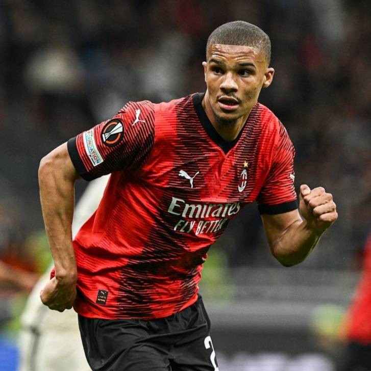 原创10圣西罗沦陷ac米兰多线溃败少帅完胜狂人罗马剑指四强