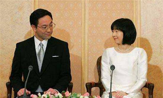 明仁独女清子嫁给平民黑田比起嫁给世家的堂亲她的生活差远了