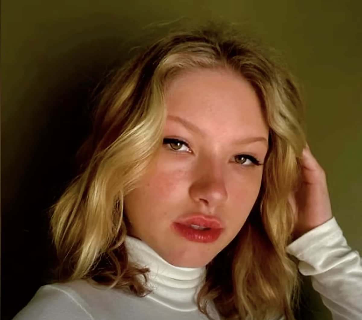 全球最年轻的亿万富豪：19岁巴西女大学生，坐拥80亿元净资产_搜狐网