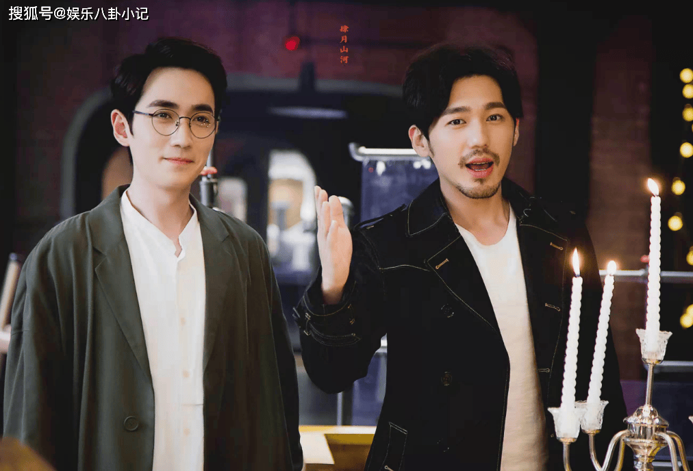 当时风靡全国,而在剧中饰演主角的白宇和朱一龙,都凭借这部电视剧一夜