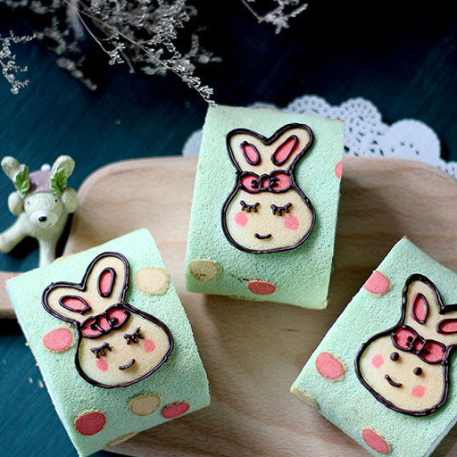 小兔彩绘蛋糕卷,呆萌可爱,造型美艳,好吃极了