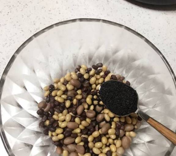 晨起一杯温热豆浆瞬间恢复又元气