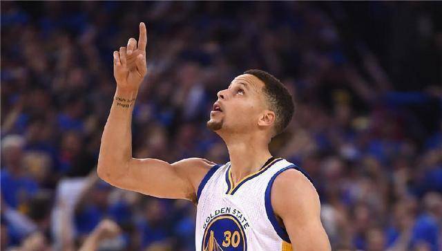 懂球的都知道库里这赛季mvp稳了