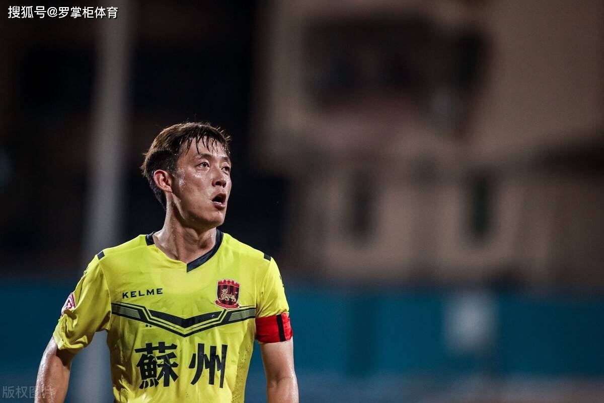 当初拒绝津门虎球迷力推之人入队,如今他沦落中冠_张诚_权健_效力