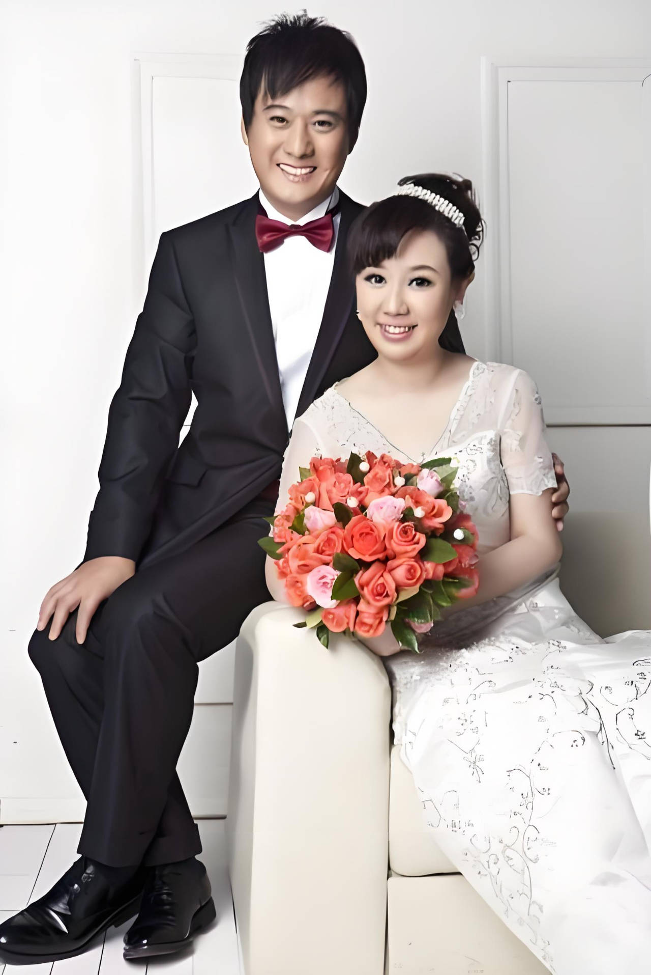 步入婚姻殿堂后不久,他们迎来了自己的孩子——姬关枪和姬关花,看他们